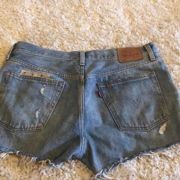 Shorts - Picture 2 of 3